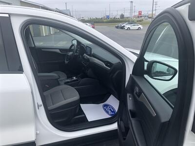 2022 Ford Escape Hybrid SE   - Photo 5 - Clarenville, NL A5A 2C4