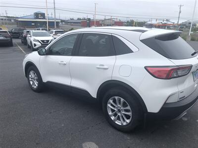 2022 Ford Escape Hybrid SE   - Photo 3 - Clarenville, NL A5A 2C4