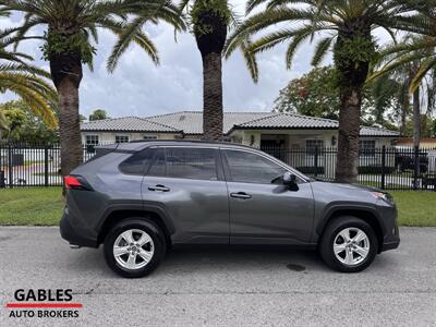 2020 Toyota RAV4 XLE   - Photo 13 - Miami, FL 33165
