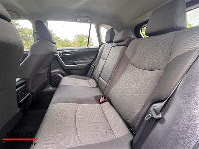 2020 Toyota RAV4 XLE   - Photo 25 - Miami, FL 33165