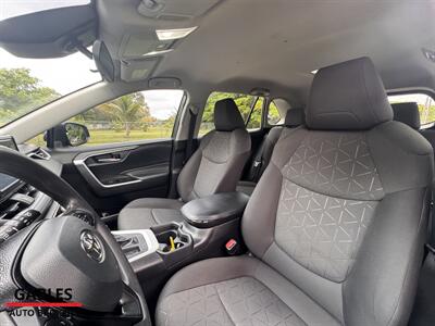 2020 Toyota RAV4 XLE   - Photo 33 - Miami, FL 33165