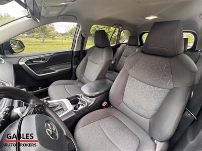 2020 Toyota RAV4 XLE   - Photo 23 - Miami, FL 33165