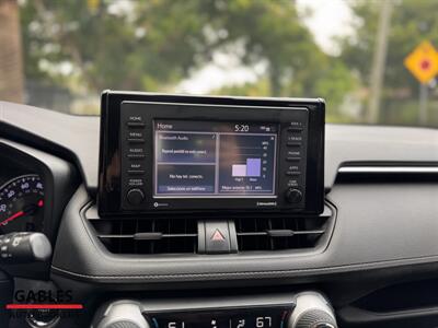 2020 Toyota RAV4 XLE   - Photo 21 - Miami, FL 33165