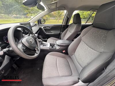 2020 Toyota RAV4 XLE   - Photo 32 - Miami, FL 33165