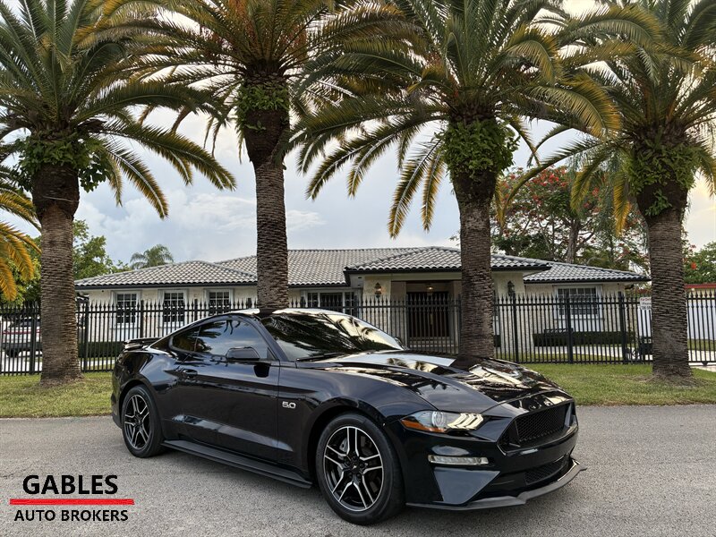 2021 Ford Mustang GT   - Photo 1 - Miami, FL 33165