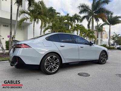 2025 BMW 530i xDrive - Photo 4 - Miami, FL 33165