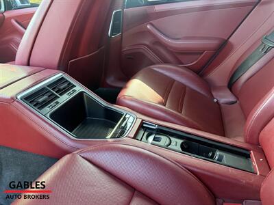 2017 Porsche Panamera 4   - Photo 23 - Miami, FL 33165