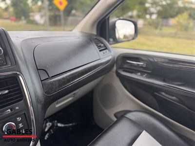 2016 Dodge Grand Caravan SE   - Photo 17 - Miami, FL 33165