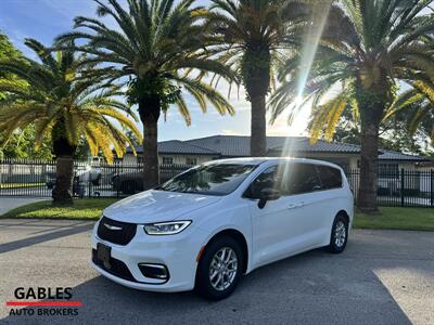 2026 Chrysler Pacifica Select - Photo 2 - Miami, FL 33165
