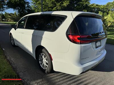 2026 Chrysler Pacifica Select - Photo 9 - Miami, FL 33165