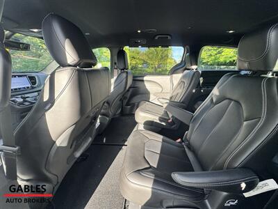 2026 Chrysler Pacifica Select - Photo 10 - Miami, FL 33165