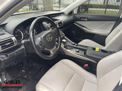 2016 Lexus IS 200t   - Photo 13 - Miami, FL 33165