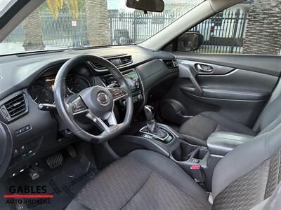 2017 Nissan Rogue SV   - Photo 13 - Miami, FL 33165