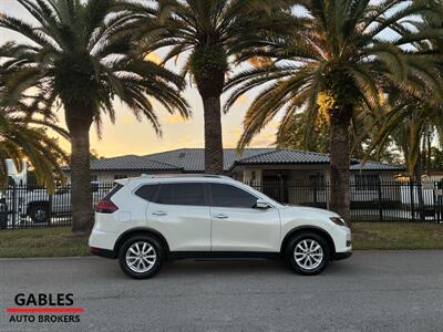 2017 Nissan Rogue SV   - Photo 2 - Miami, FL 33165