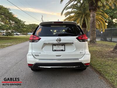 2017 Nissan Rogue SV   - Photo 12 - Miami, FL 33165