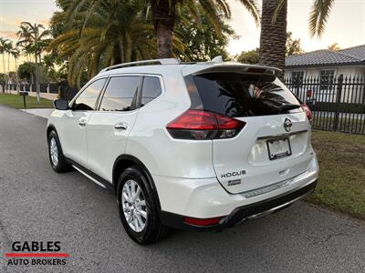2017 Nissan Rogue SV   - Photo 11 - Miami, FL 33165