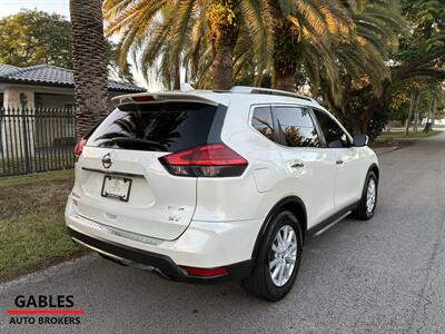 2017 Nissan Rogue SV   - Photo 5 - Miami, FL 33165