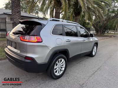 2019 Jeep Cherokee Latitude   - Photo 17 - Miami, FL 33165