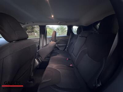 2019 Jeep Cherokee Latitude   - Photo 27 - Miami, FL 33165