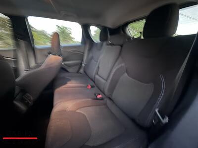 2019 Jeep Cherokee Latitude   - Photo 25 - Miami, FL 33165