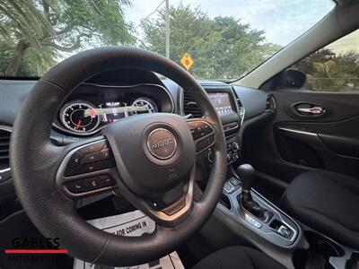 2019 Jeep Cherokee Latitude   - Photo 28 - Miami, FL 33165