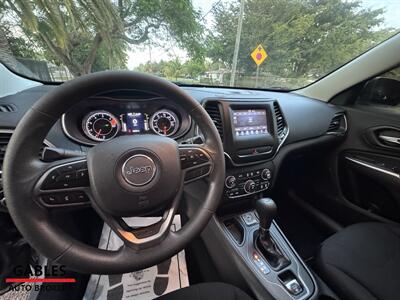 2019 Jeep Cherokee Latitude   - Photo 23 - Miami, FL 33165