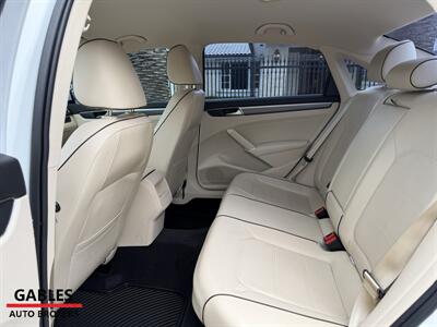 2017 Volkswagen Passat 1.8T R-Line   - Photo 22 - Miami, FL 33165