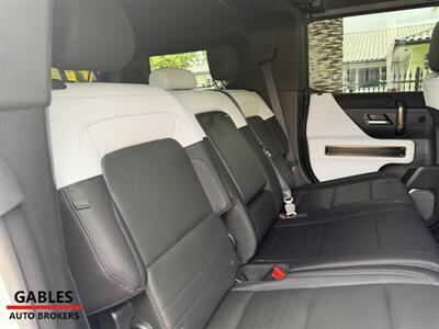 2025 GMC HUMMER EV 2X   - Photo 14 - Miami, FL 33165