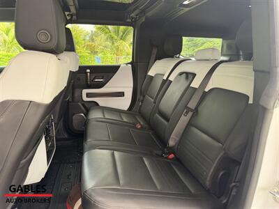 2025 GMC HUMMER EV 2X   - Photo 11 - Miami, FL 33165