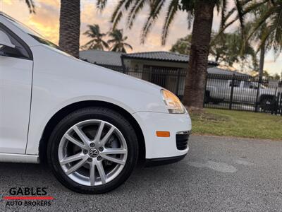 2010 Volkswagen Jetta S   - Photo 15 - Miami, FL 33165