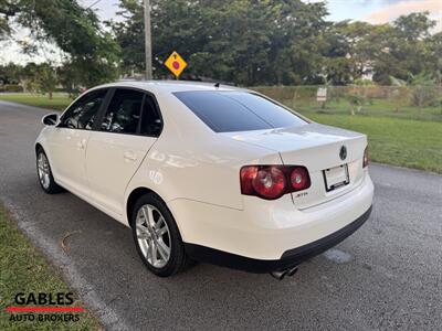 2010 Volkswagen Jetta S   - Photo 9 - Miami, FL 33165