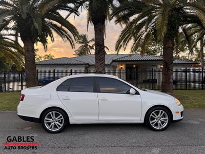 2010 Volkswagen Jetta S   - Photo 13 - Miami, FL 33165