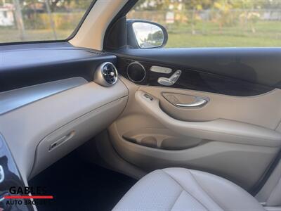 2020 Mercedes-Benz GLC GLC 300   - Photo 30 - Miami, FL 33165