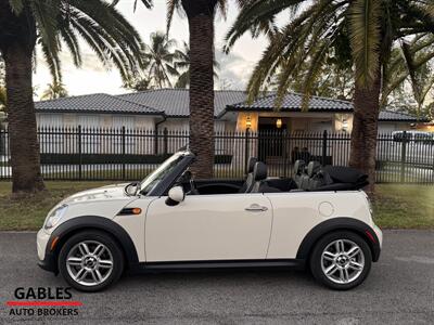 2015 MINI Convertible Cooper   - Photo 16 - Miami, FL 33165