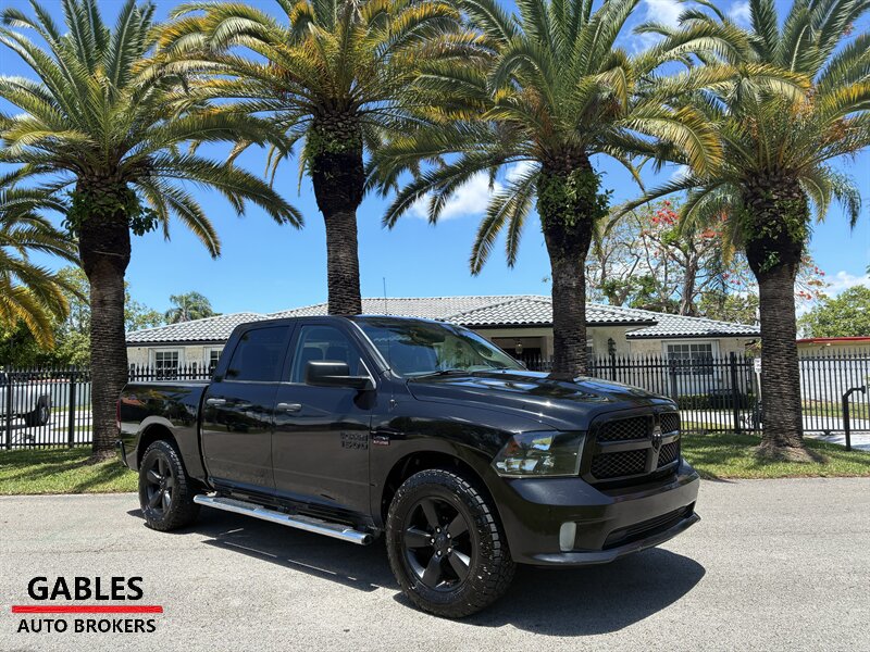 2016 RAM 1500 Express 4x4 Crew Cab 5'7" (Fleet)'s photo