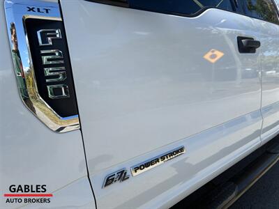 2019 Ford F-250 Super Duty XLT   - Photo 11 - Miami, FL 33165