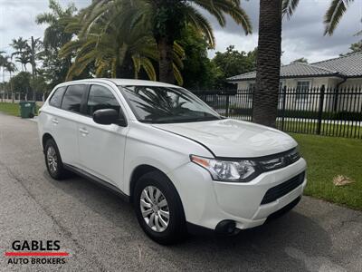 2014 Mitsubishi Outlander ES   - Photo 8 - Miami, FL 33165