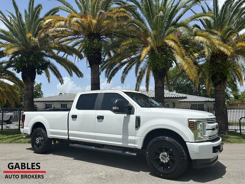 2018 Ford F-250 Super Duty XL   - Photo 1 - Miami, FL 33165