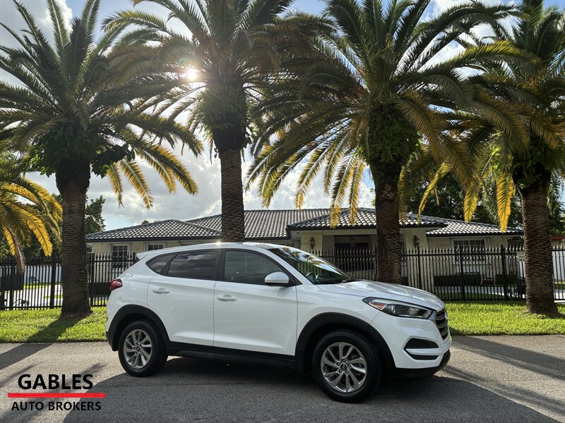 2017 Hyundai TUCSON SE   - Photo 1 - Miami, FL 33165