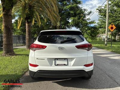 2017 Hyundai TUCSON SE - Photo 6 - Miami, FL 33165