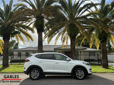 2017 Hyundai TUCSON SE - Photo 2 - Miami, FL 33165