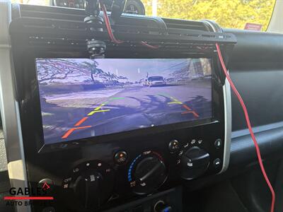 2010 Toyota FJ Cruiser   - Photo 19 - Miami, FL 33165