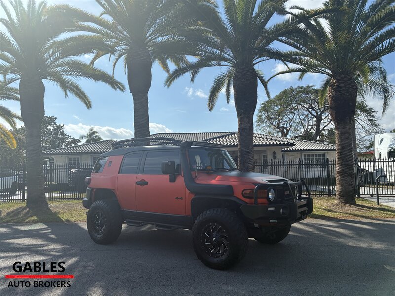2010 Toyota FJ Cruiser   - Photo 1 - Miami, FL 33165