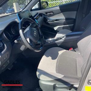 2019 Toyota C-HR XLE   - Photo 11 - Miami, FL 33165