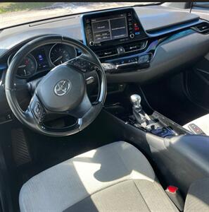 2019 Toyota C-HR XLE   - Photo 7 - Miami, FL 33165
