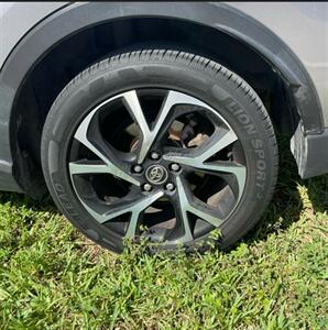 2019 Toyota C-HR XLE   - Photo 15 - Miami, FL 33165