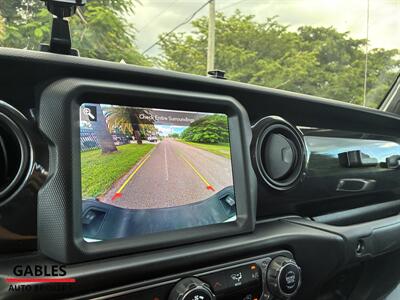 2022 Jeep Gladiator Sport   - Photo 16 - Miami, FL 33165
