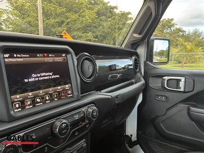 2022 Jeep Gladiator Sport   - Photo 17 - Miami, FL 33165