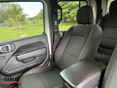 2022 Jeep Gladiator Sport   - Photo 21 - Miami, FL 33165
