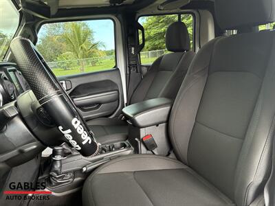 2022 Jeep Gladiator Sport   - Photo 18 - Miami, FL 33165